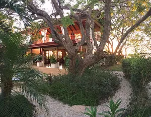 Ahki Retreat in Costa Rica, garden sunset.